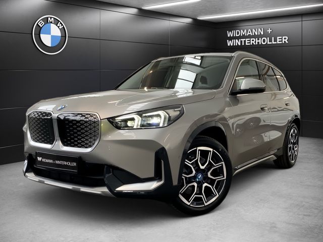 BMW iX1 xDrive30 xLine ACC DA+ PA RFK H/K AHK 19”