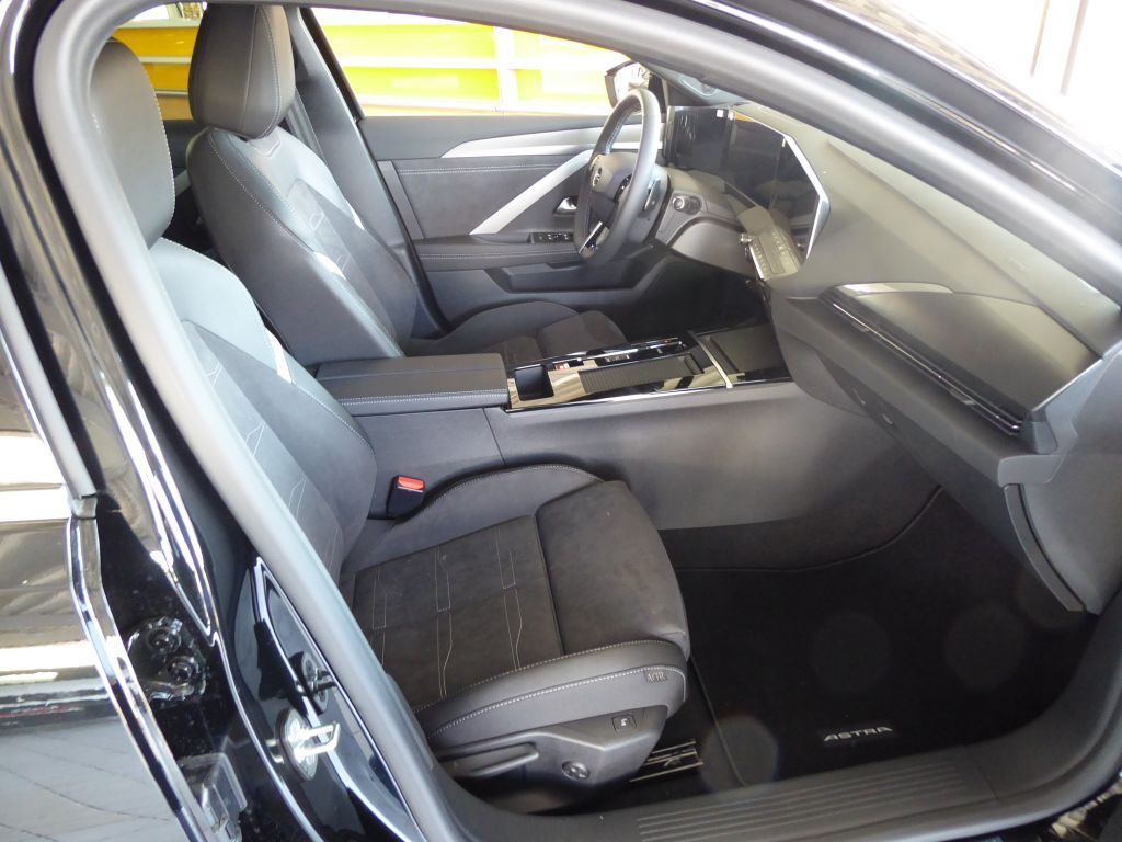 Fahrzeugabbildung Opel Astra 1.2 Turbo Aut. Ultimate+Panorama+LED+HUD+