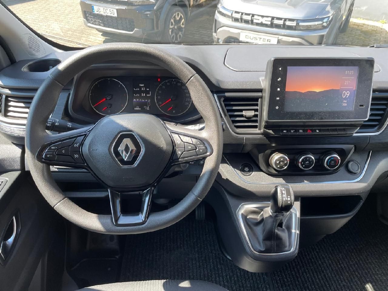 Fahrzeugabbildung Renault Trafic Combi dCi 150 EDC L2H1