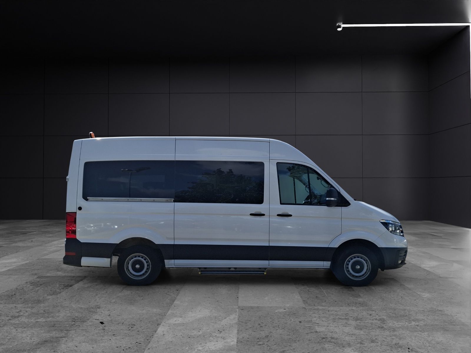Fahrzeugabbildung Volkswagen Crafter Kombi 35 MR DSG 4Mo.8-Si Rollstuhlrampe