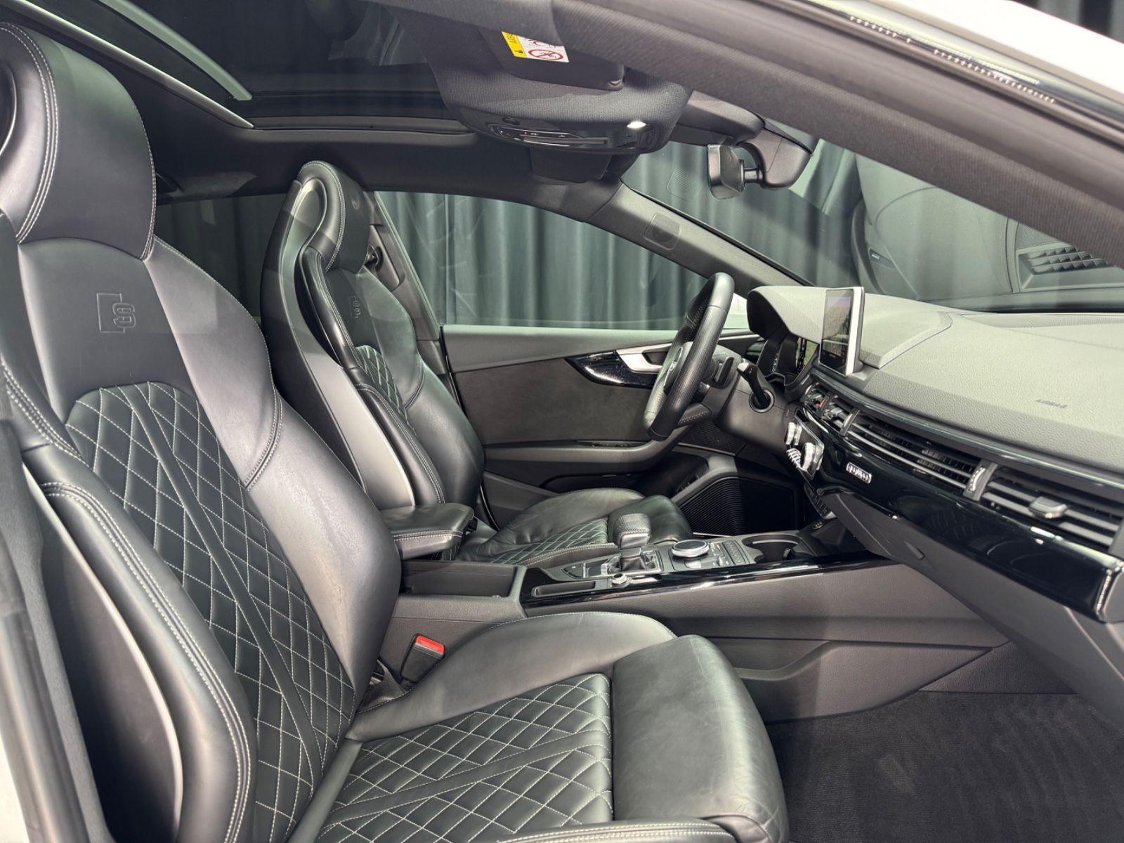Fahrzeugabbildung Audi A5 Sportback quattro S-LINE|RS-SITZE|MASSAGE|B&O