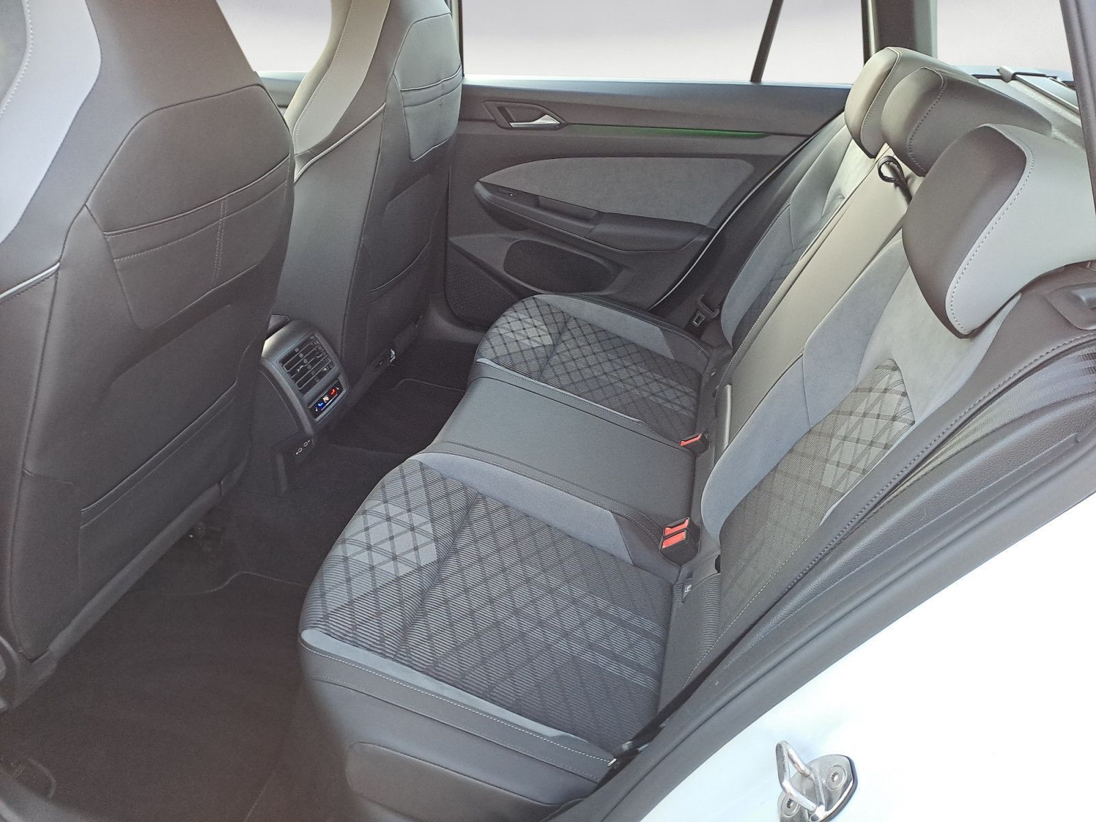 Volkswagen Golf - Bild 9