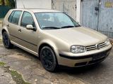 Volkswagen Golf 1.6 Comfortline - Klima