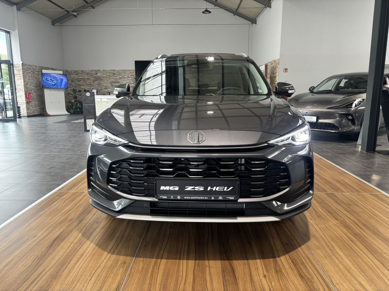 MG ZS 1.5 Hybrid+ 145 kW Standard PDC KAMERA imagem 3