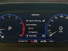 VW T-Roc 1.5 TSI Style DSG LED ACC NAVI AHK MASSAGE