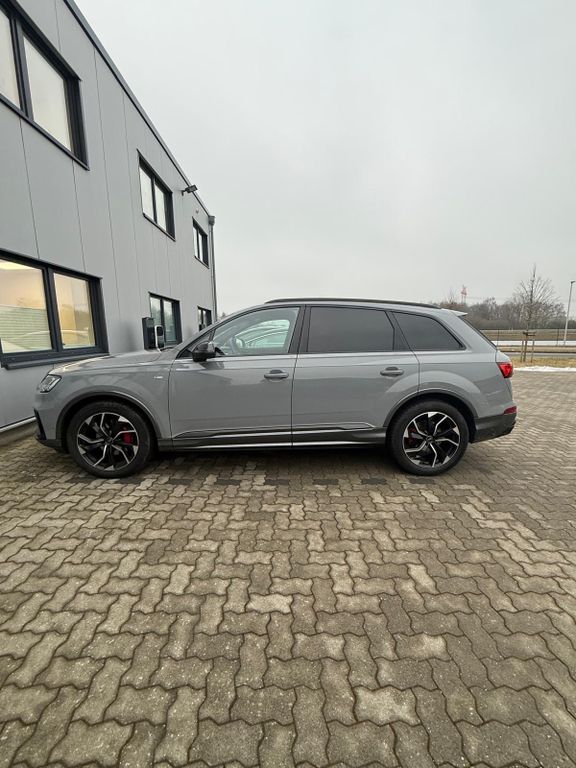 Image of Audi Q7