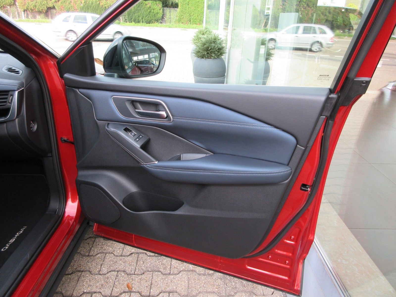 Fahrzeugabbildung Nissan Qashqai 1.3 Xtronic Automatik | Tekna+