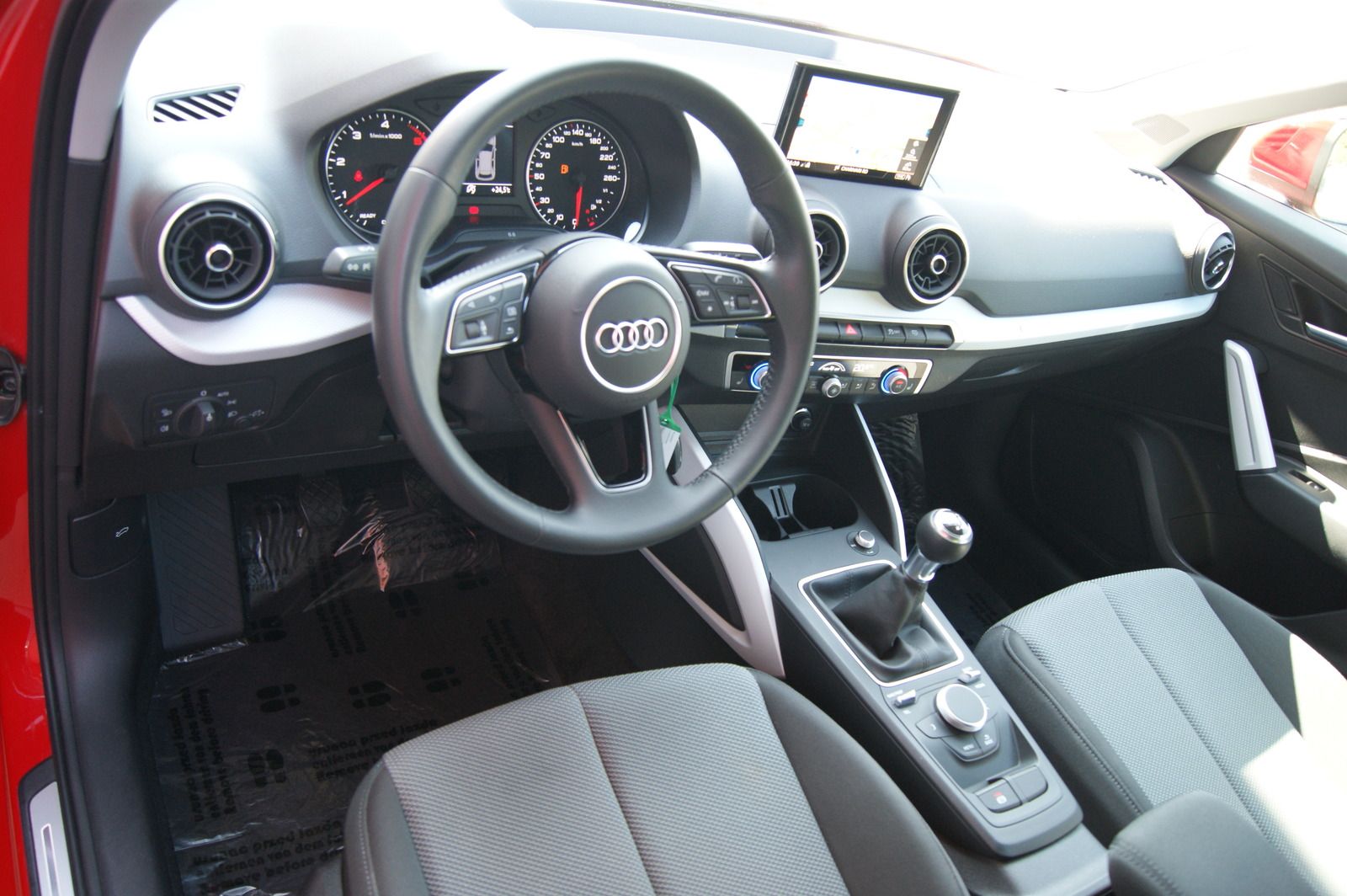 Fahrzeugabbildung Audi Q2 35 TDI design S-LINE AUDI-SOUND LED ANHZV PDC