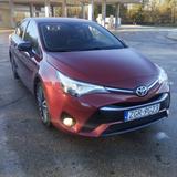 Toyota Avensis 1,8-l-Valvematic Comfort Comfort - rote Toyota Avensis