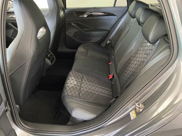 Passat R-Line 2.0 TDI DSG 4motion PANO+AHK