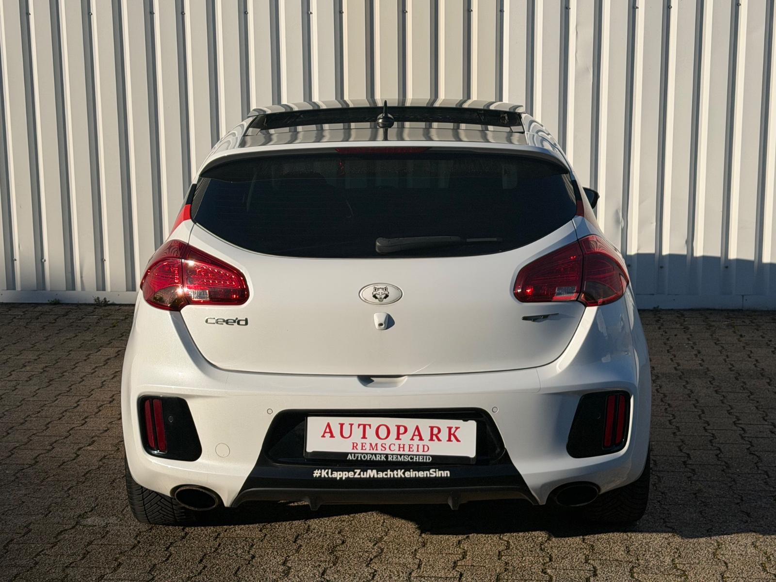 Kia Ceed 1.6 T-GDI GT-Track*PANO*KEYLESS*NAP*RFK*