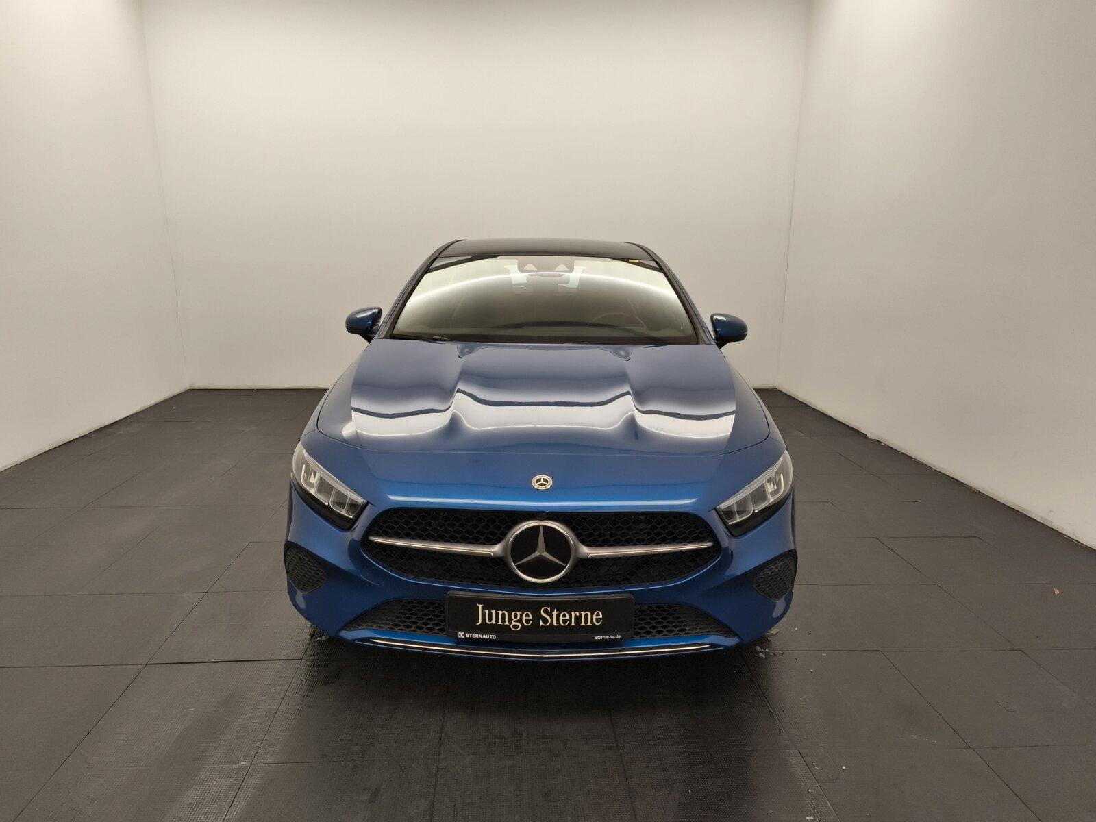 Mercedes-Benz A 220 4M Progressive Advanced+ Distro Burm Pano