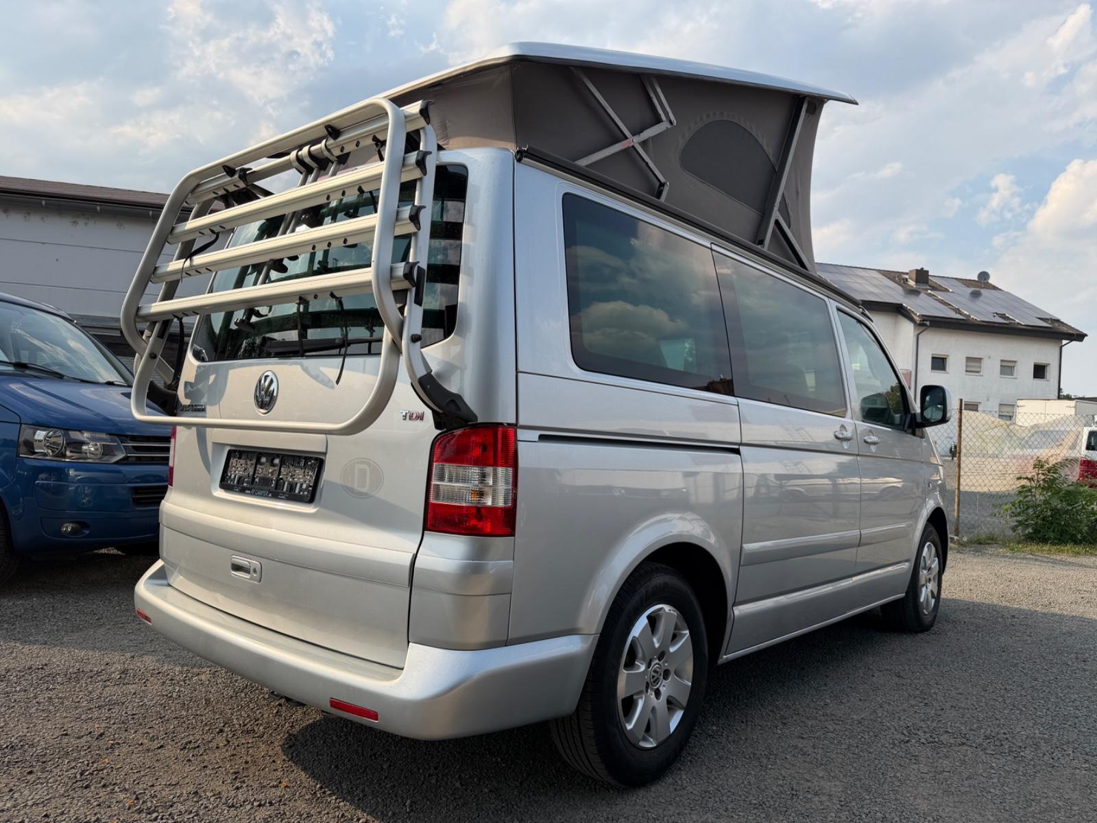 VOLKSWAGEN T5 CALIFORNIA COMFORTLINE 2.5 TDI 174ch BVM Sièges chauffants Toit relevable