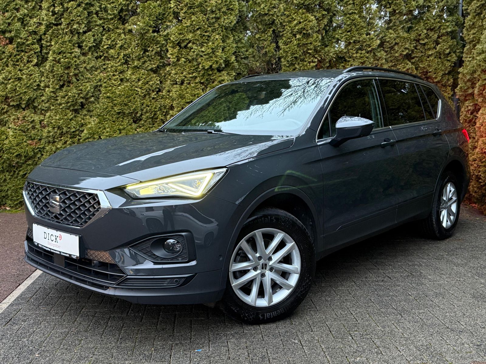 Fahrzeugabbildung SEAT Tarraco 1.5 TSI DSG Style LED+AHK+KAM+ACC+7SITZ