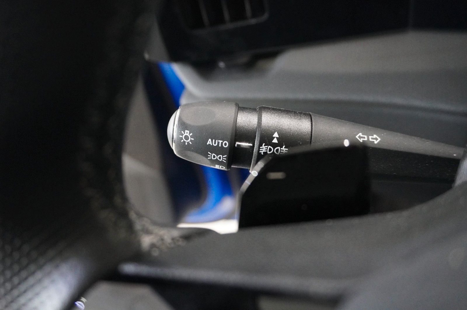 Fahrzeugabbildung Opel Astra ST 1.2T ULTIMATE NAVI/LED/PANO./SPORT/DAB+