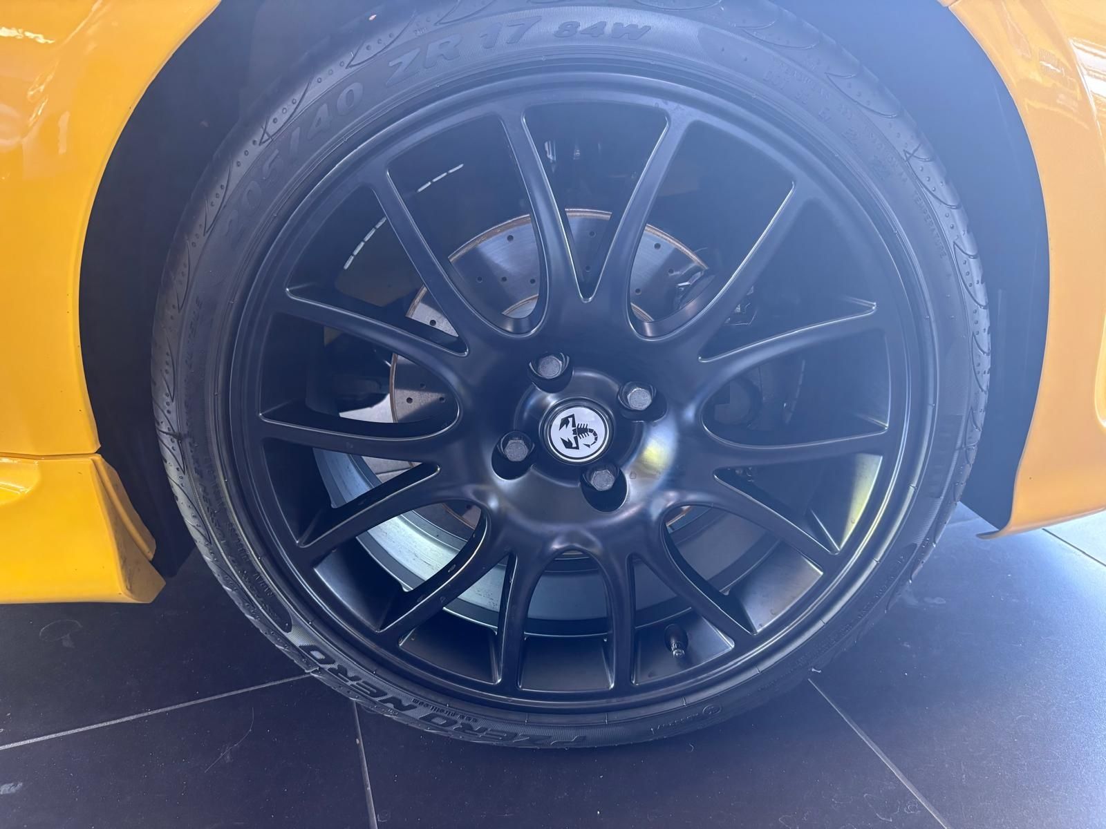 Fahrzeugabbildung Abarth 595 Pista KLIMA XENON ALU CARPLAY BEATS