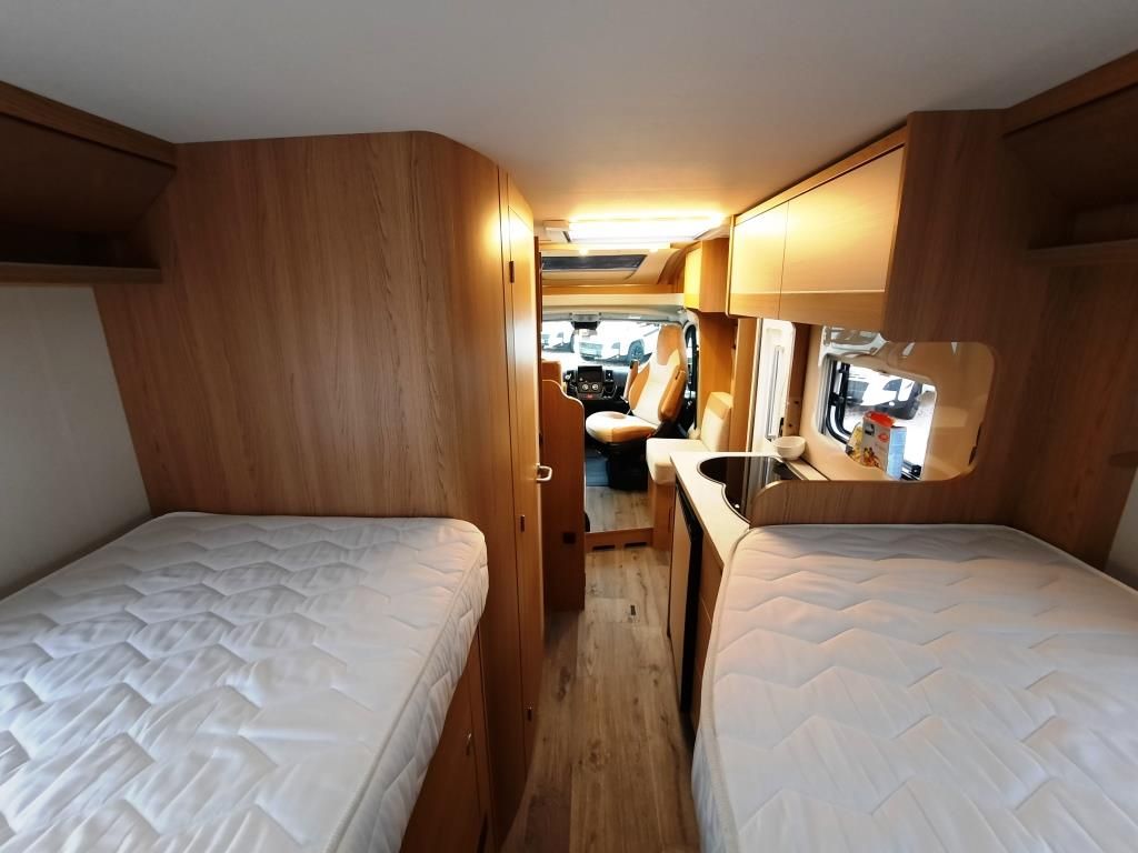 Fahrzeugabbildung LMC Cruiser V 646 G Solar/Sat/18.658,- € sparen!