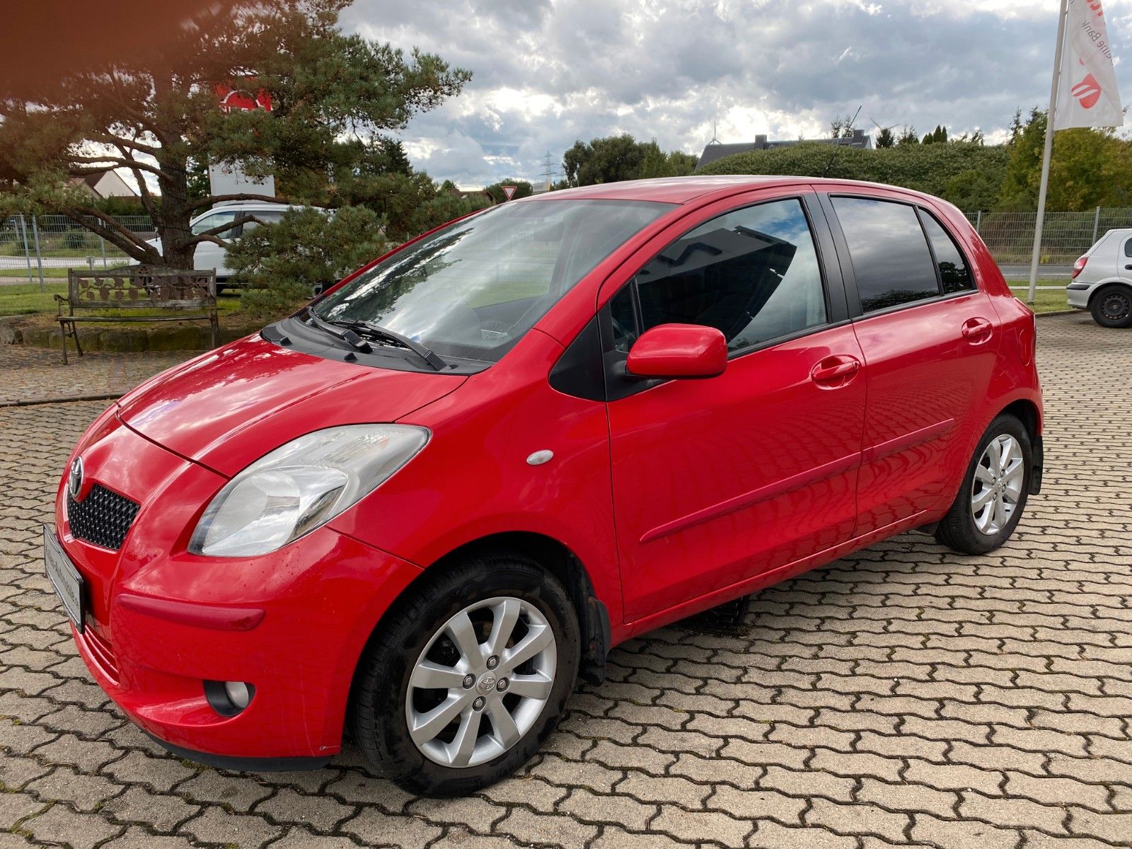 Fahrzeugabbildung Toyota Yaris Sol