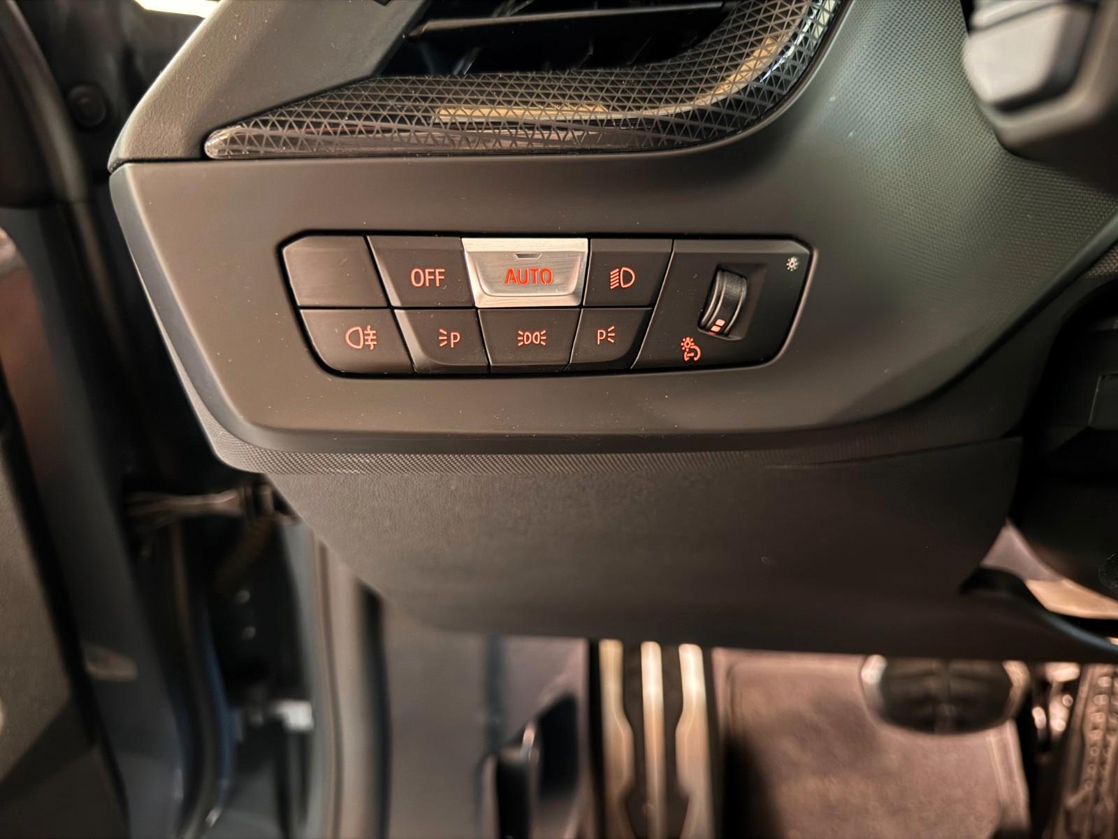 BMW M235i xDrive/PERFORMANCE M/19 Zoll /LED/AMBIENTE
