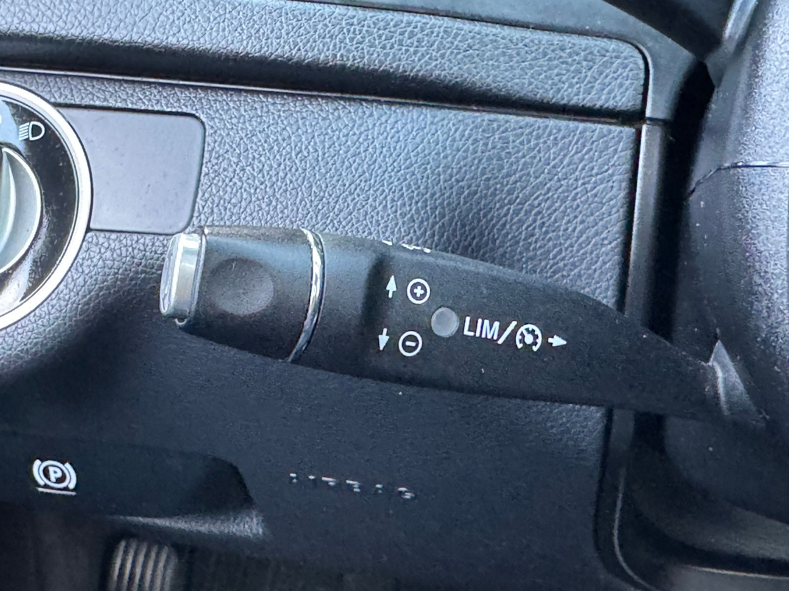 Fahrzeugabbildung Mercedes-Benz C 200 BE 7GT ELEGANCE NAVI ILS AHK SPORT 18 ALU