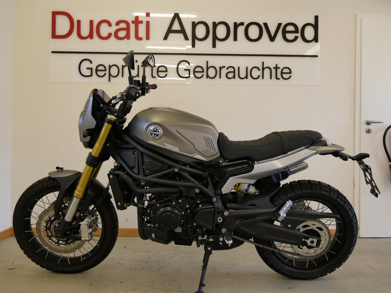 Benelli Leoncino 800 Trail