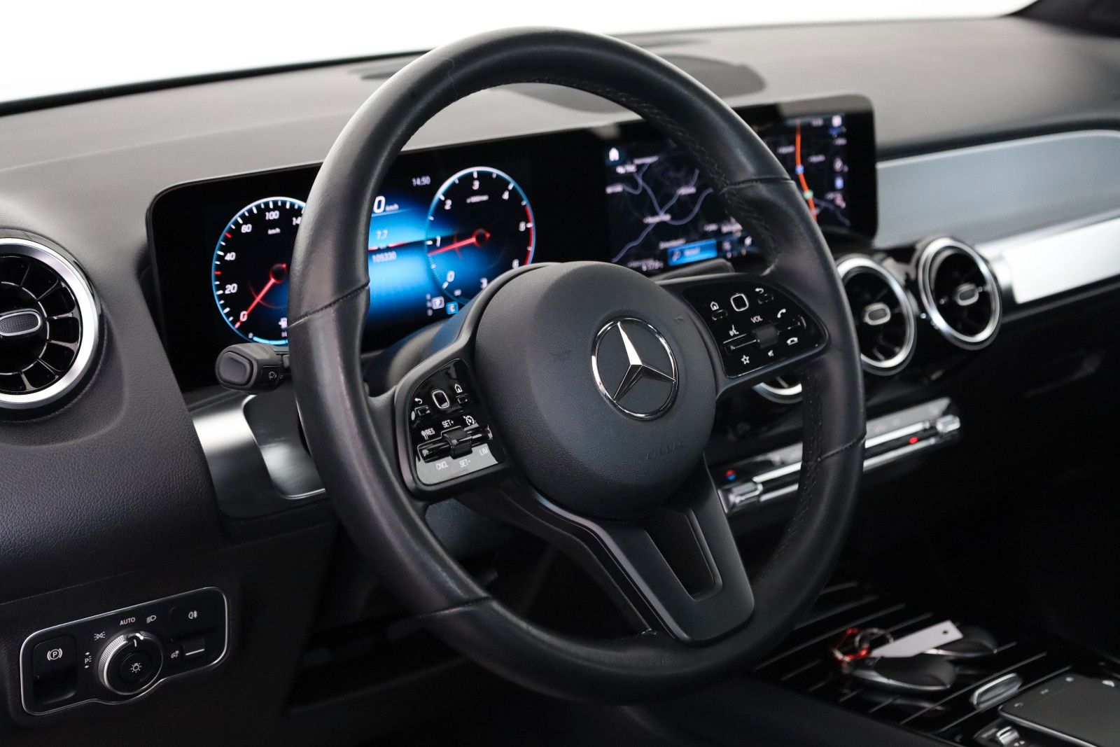 Fahrzeugabbildung Mercedes-Benz GLB 200d Style, T.Leder,Navi,LED,SH,Kamera,AHK