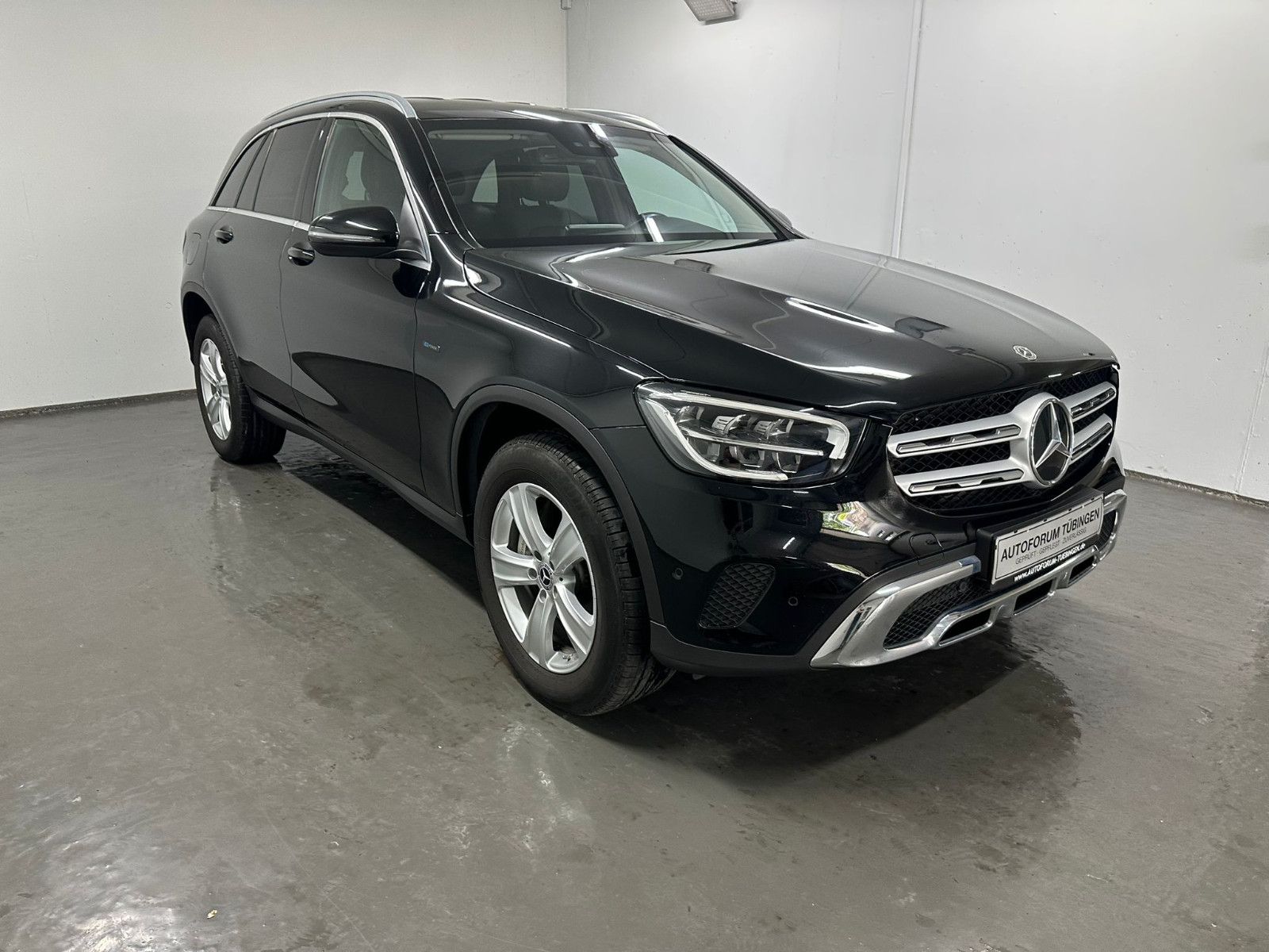 Fahrzeugabbildung Mercedes-Benz GLC 300 e 4MATIC Autom. *AHK*