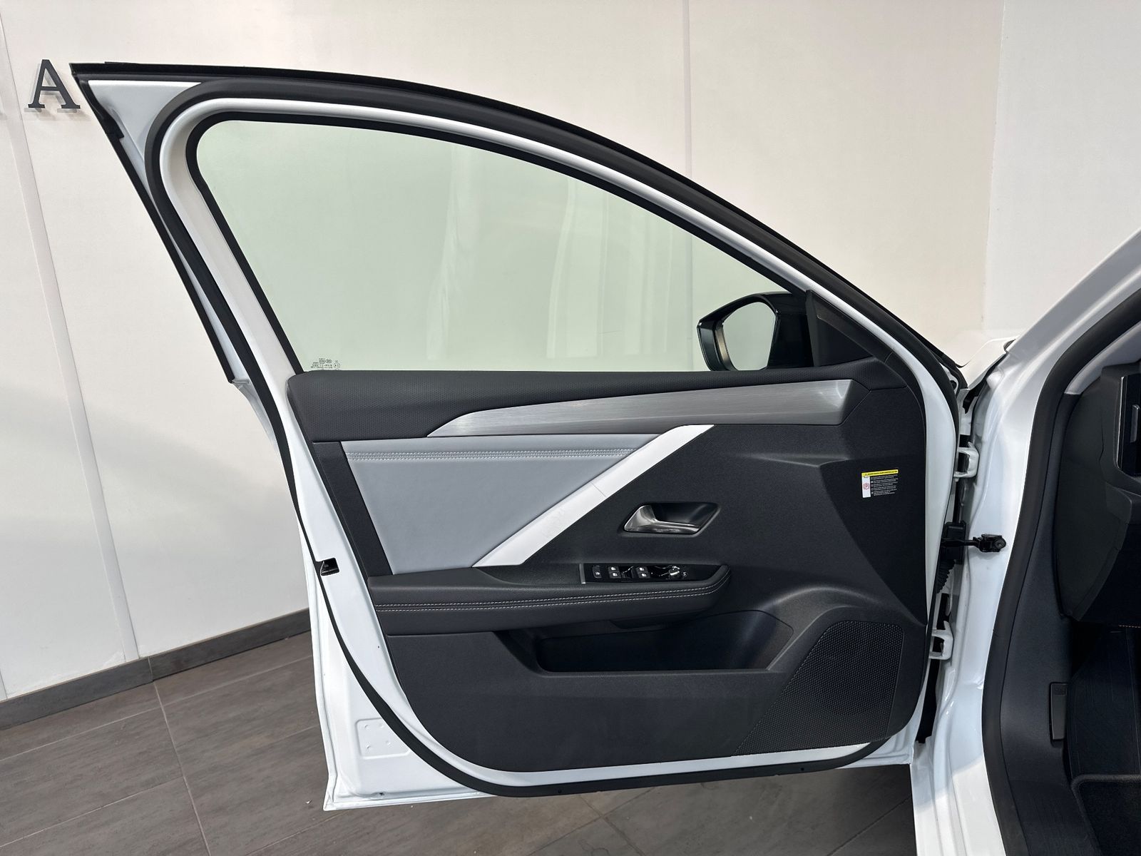 Fahrzeugabbildung Opel Astra SpT 1.5 D Automatik Business Elegance NAV