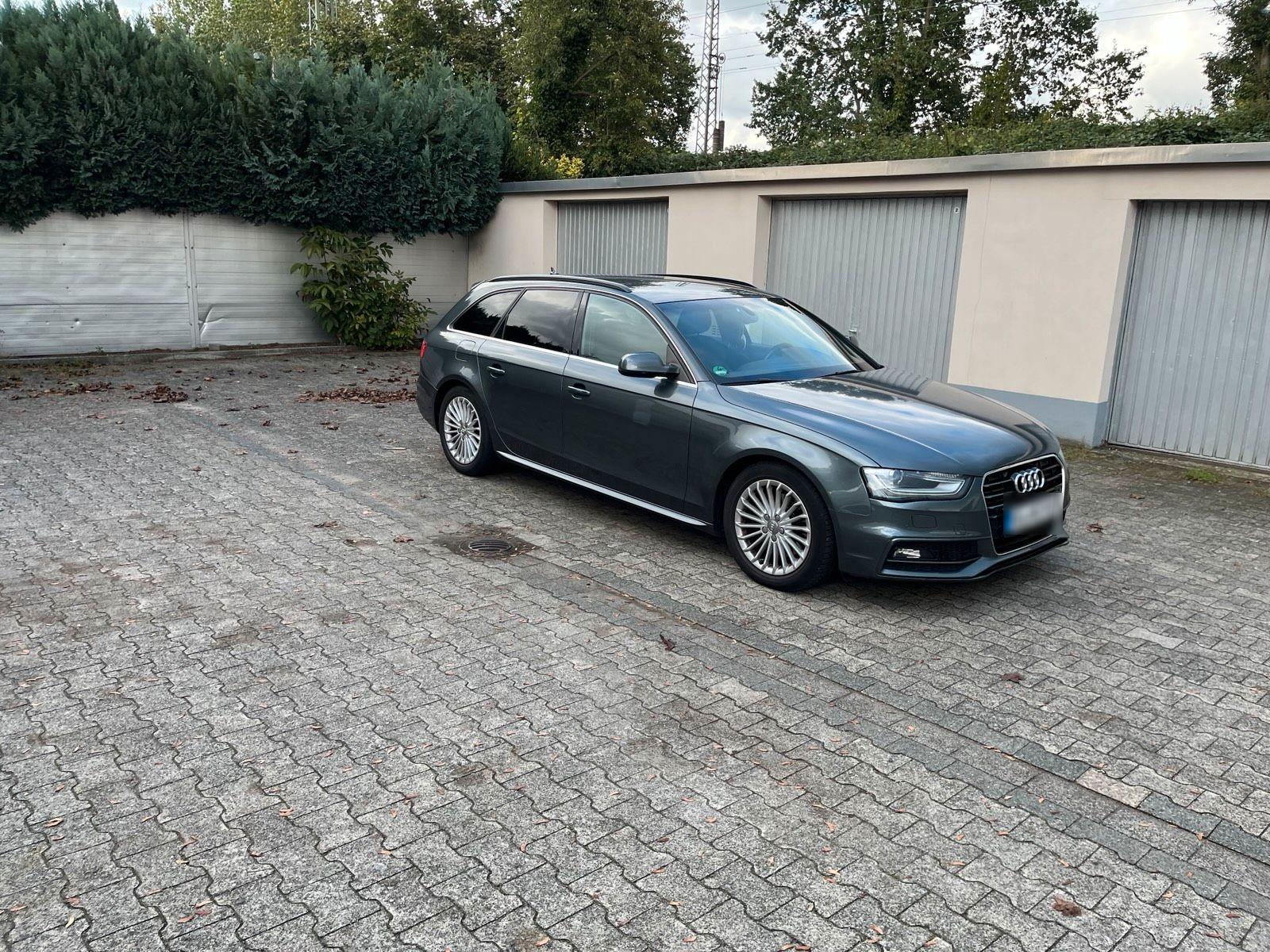 Audi A4 2014 — rear view