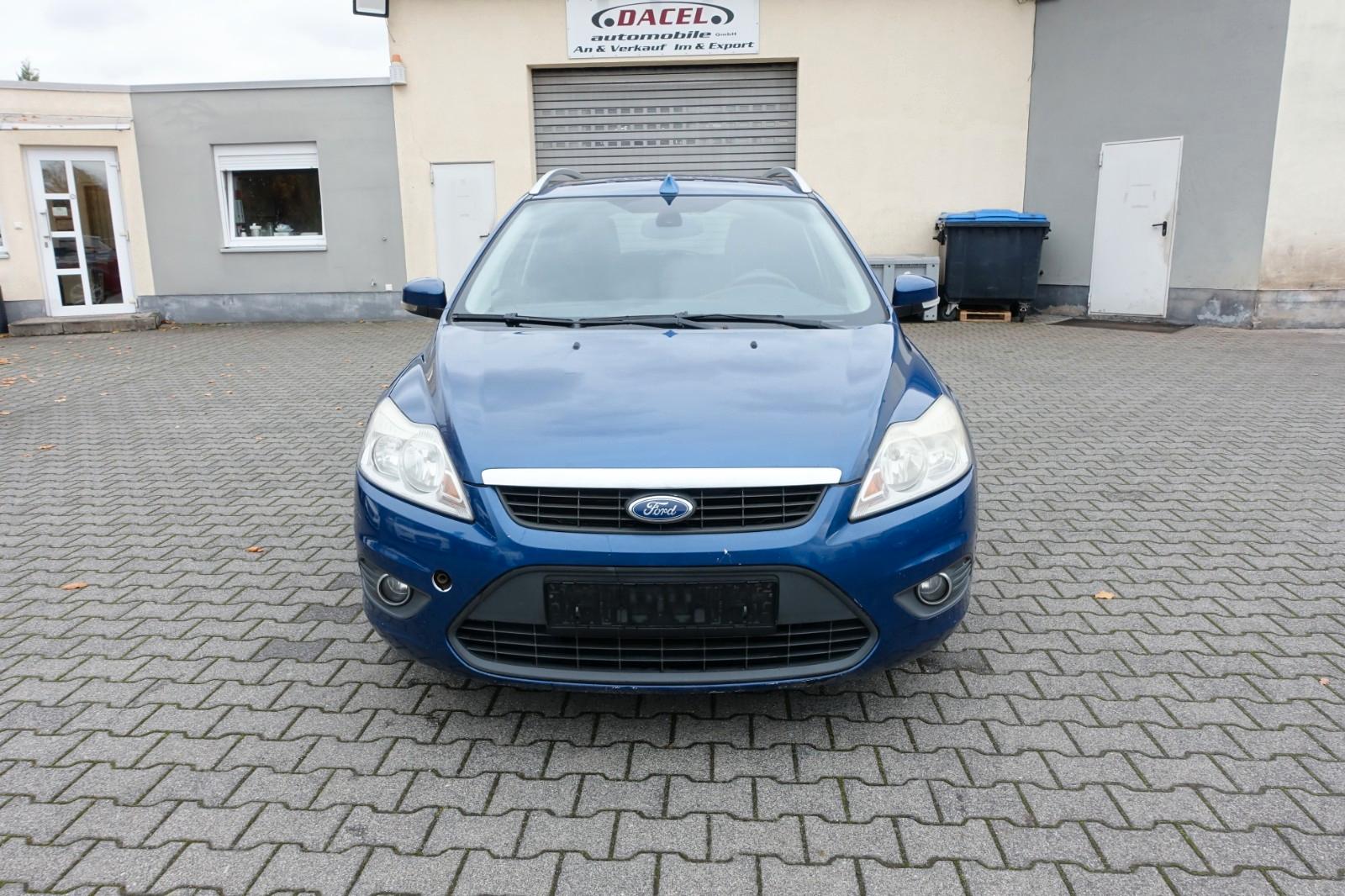 Ford Focus 2009 — interior