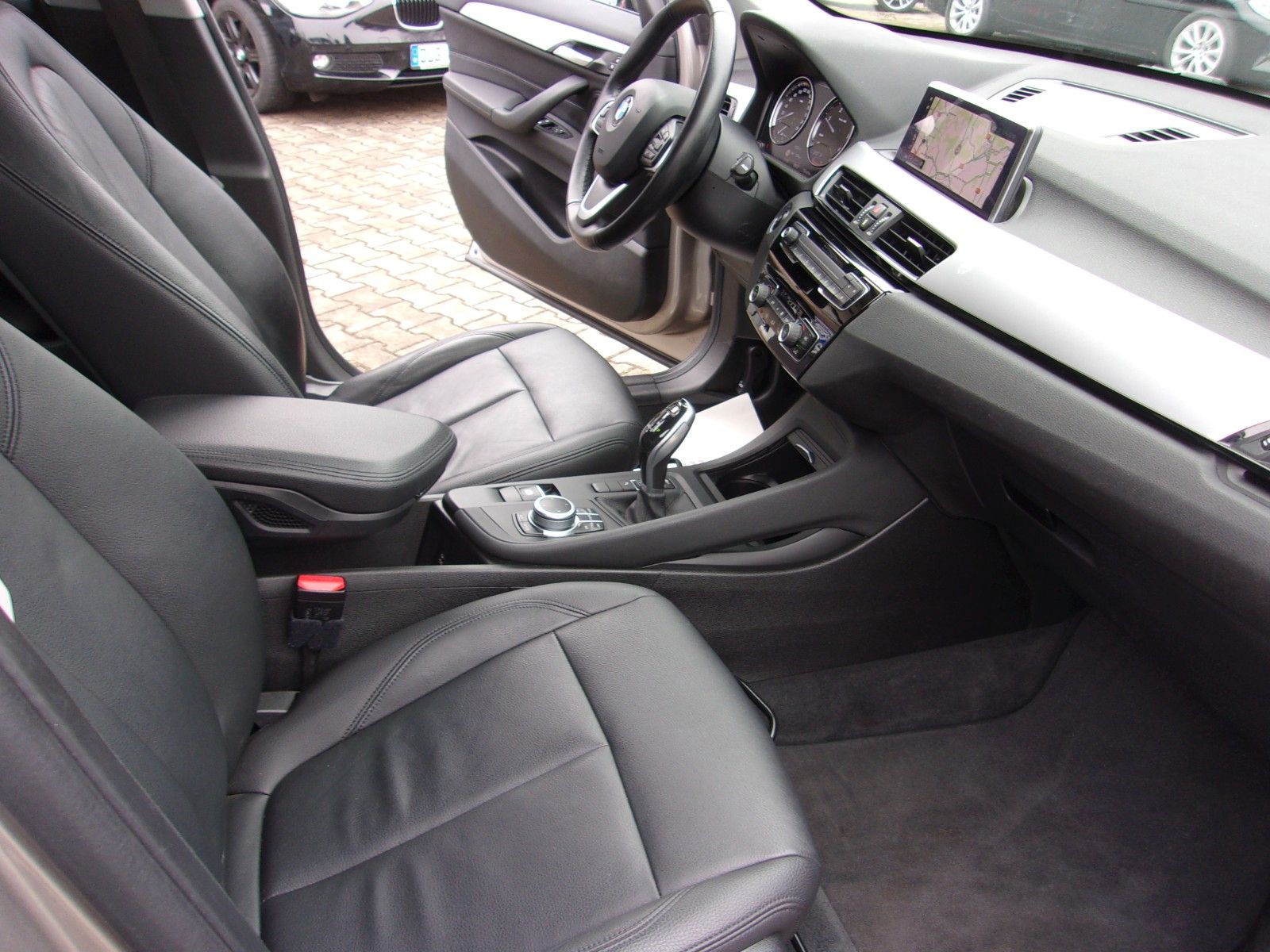 BMW X1 sDrive18d Automatic foto 13