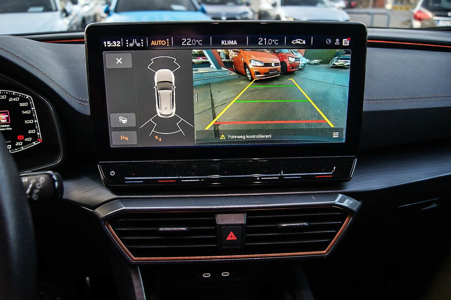 Fahrzeugabbildung CUPRA Formentor VZ 2.0i DSG DARK CAMOUFLAGE COPPER ACC