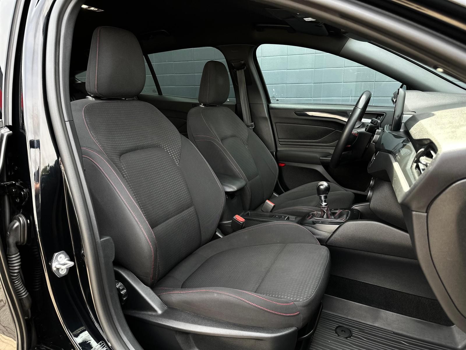FORD Focus 1.0 EB ST LINE BLACK * SHZ#LF#FH#NAVI#TEMP - Image 15