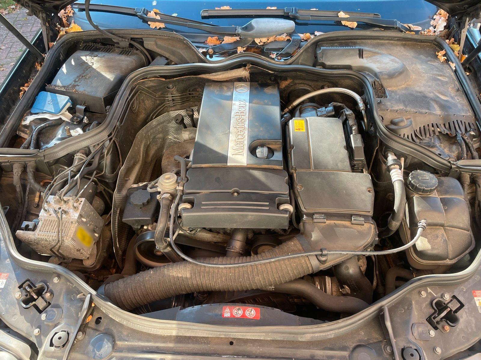 Mercedes-Benz E200 2005 — photo 6