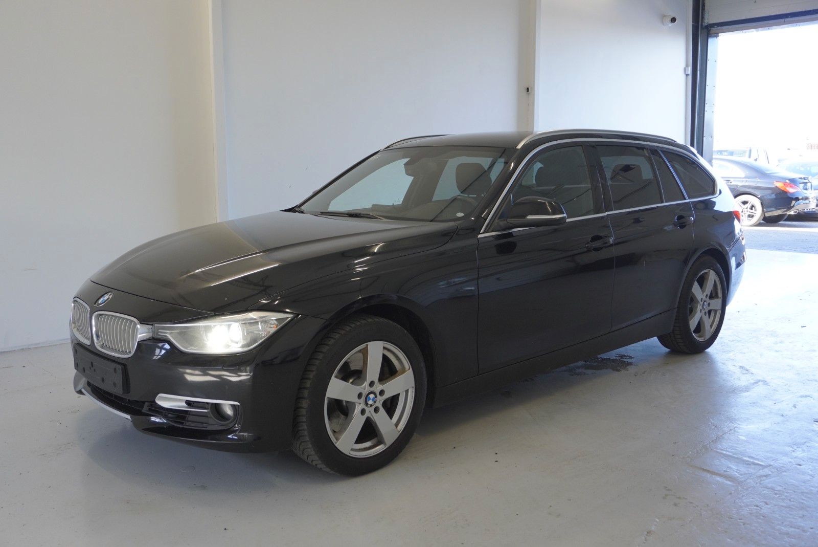 BMW BMW 330D 3,0 XDRIVE AUT. *TOP*