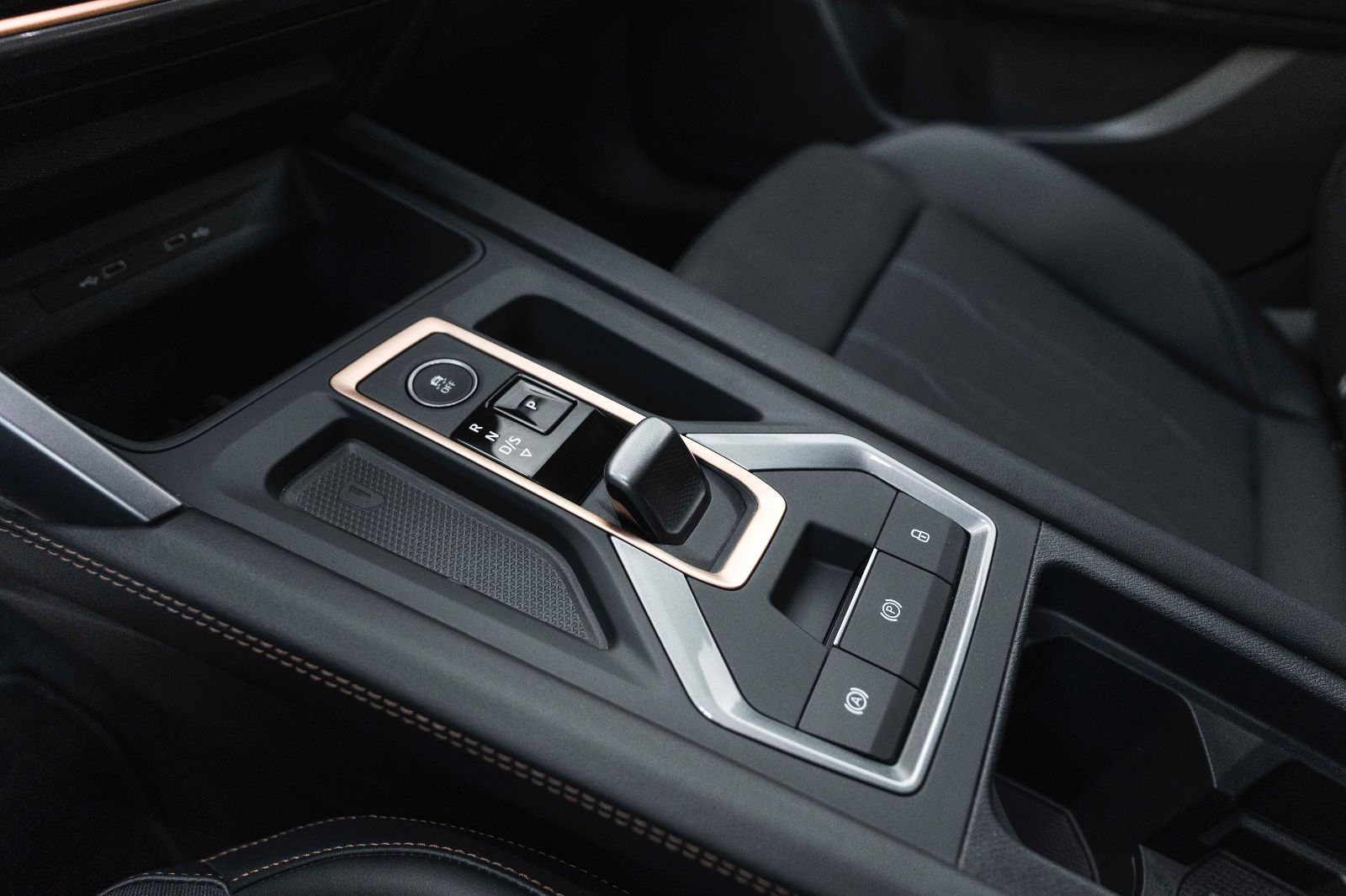 Fahrzeugabbildung CUPRA Leon Sportstourer 1.5 eTSI ACC LED TOTW CARPLAY