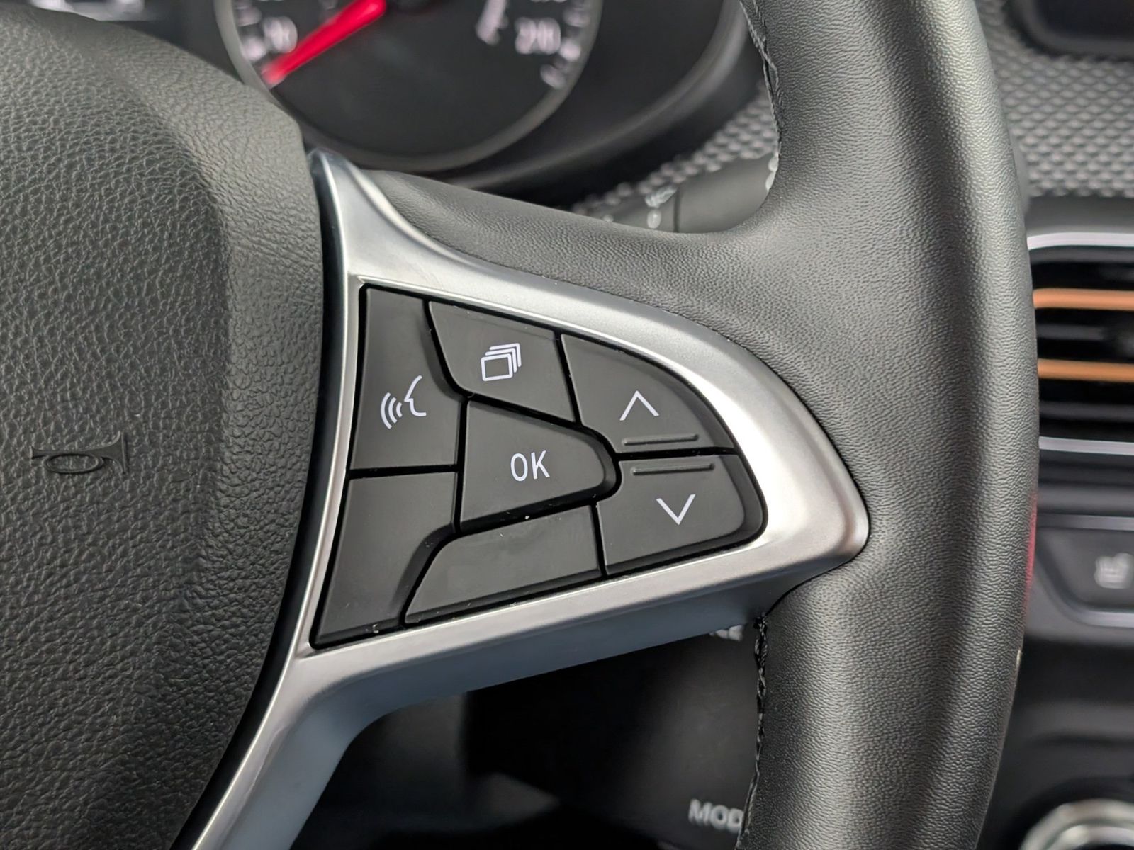 DACIA Sandero  Stepway TCe 90 Comfort Navi – Bild 23