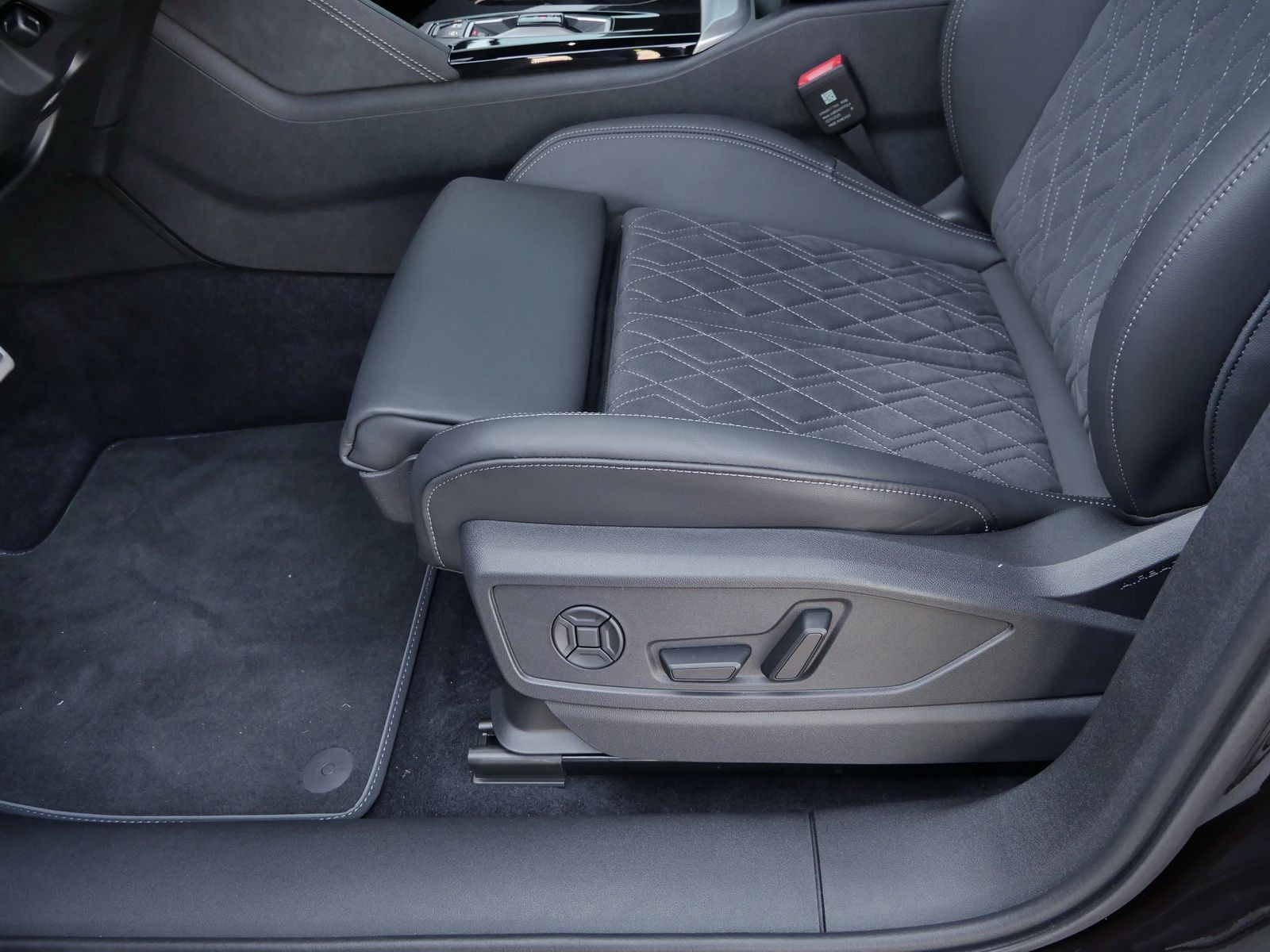 Audi SQ5 - Bild 23