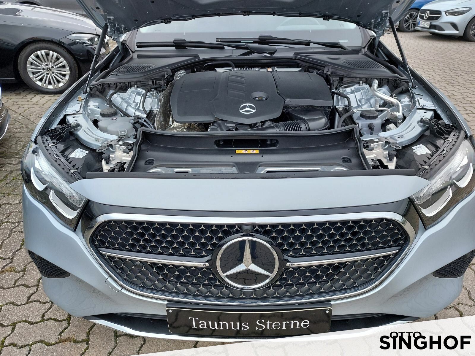 Fahrzeugabbildung Mercedes-Benz E 220 d T Avantgarde +AHK+Rü Kam+Distronic+LED+