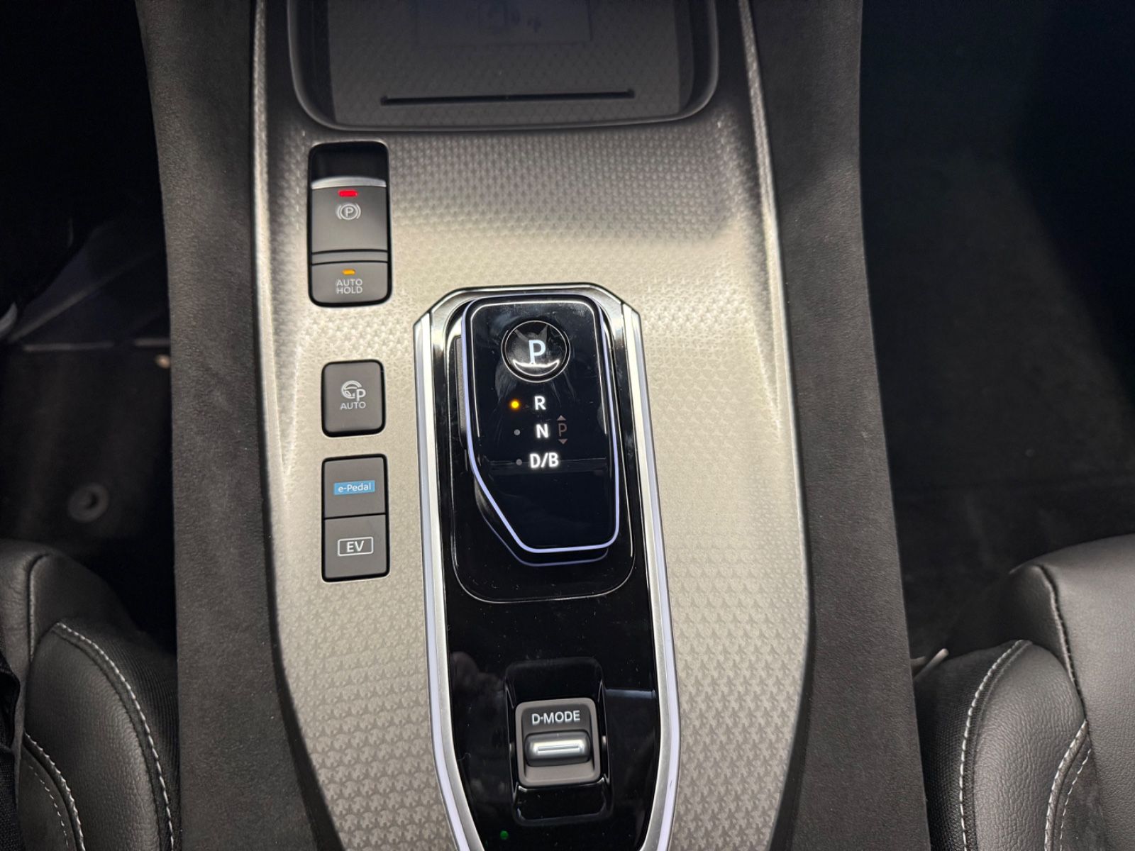 Fahrzeugabbildung Nissan N-Design e-Power 360° Kamera, Leder / Alcantara