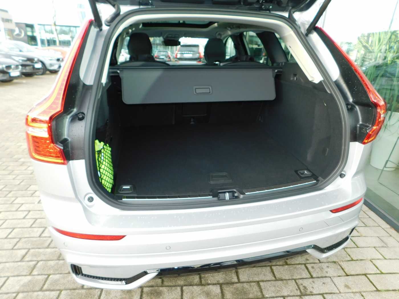 Fahrzeugabbildung Volvo XC60 B4 D Plus Dark 'Standheizung,Glasdach'