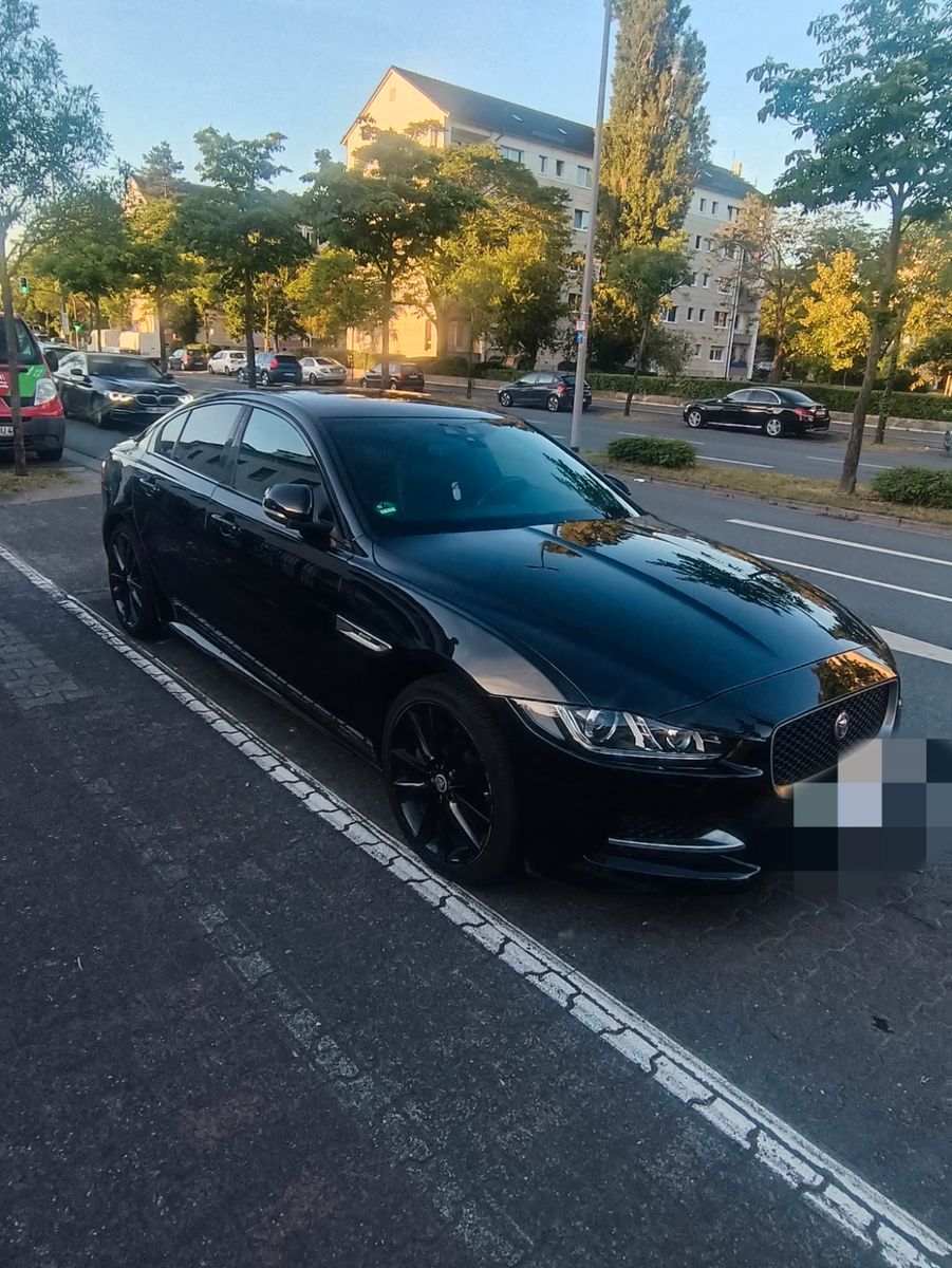 JAGUAR XE