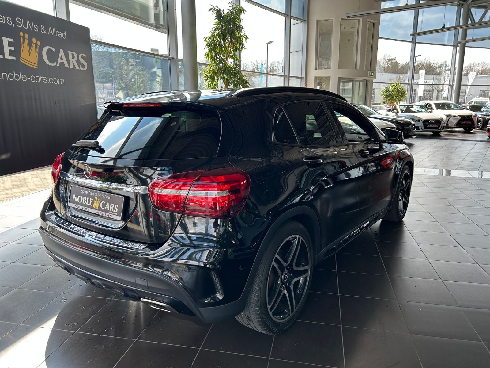 Fahrzeugabbildung Mercedes-Benz GLA 250 AMG Line NIGHT H/K LED NAV SHZ