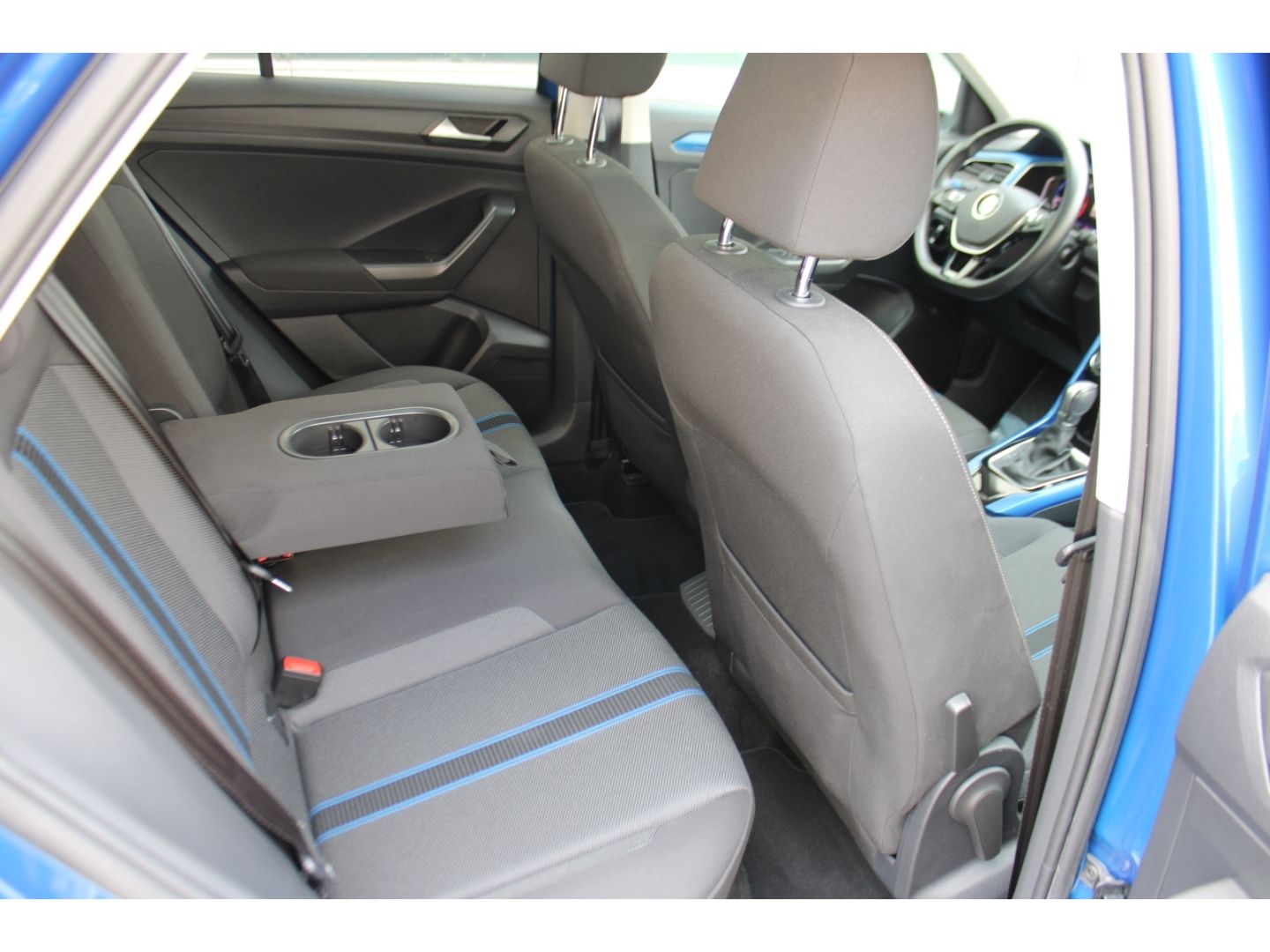 VW T-Roc 1.5 TSI Style 45 DSG ACC LED Pano RFK StHz - Image 10