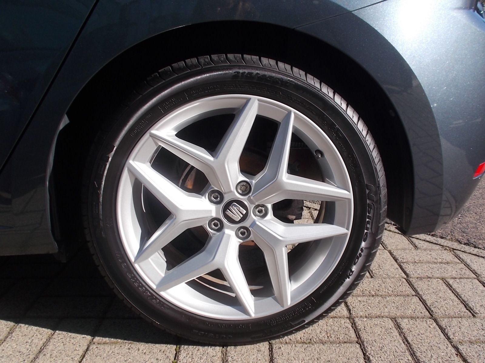 Fahrzeugabbildung SEAT Ibiza FR 1.0 TSI + LED + Beats Audio