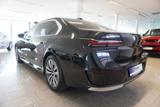 BMW 750 e xDrive Limousine Massage/Leder/Navi/Kamera - BMW 750: Xdrive