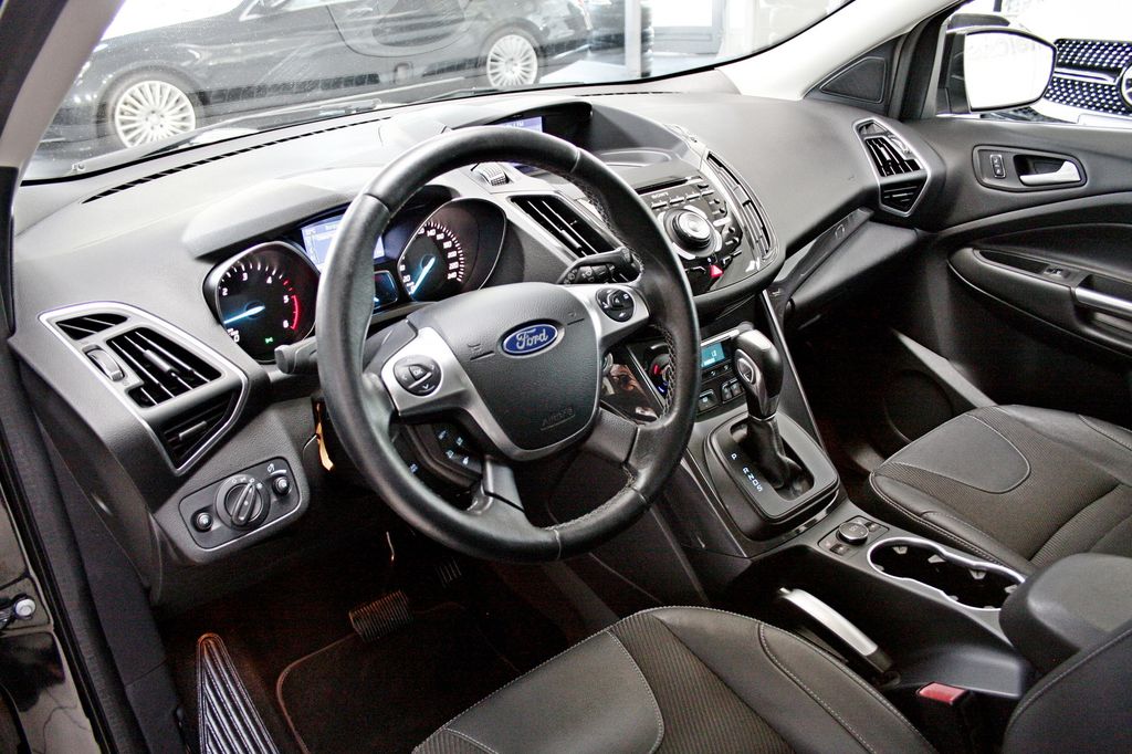 Ford Kuga 4x4  AHK BI XENON KAMERA NAVI 2.BESITZ