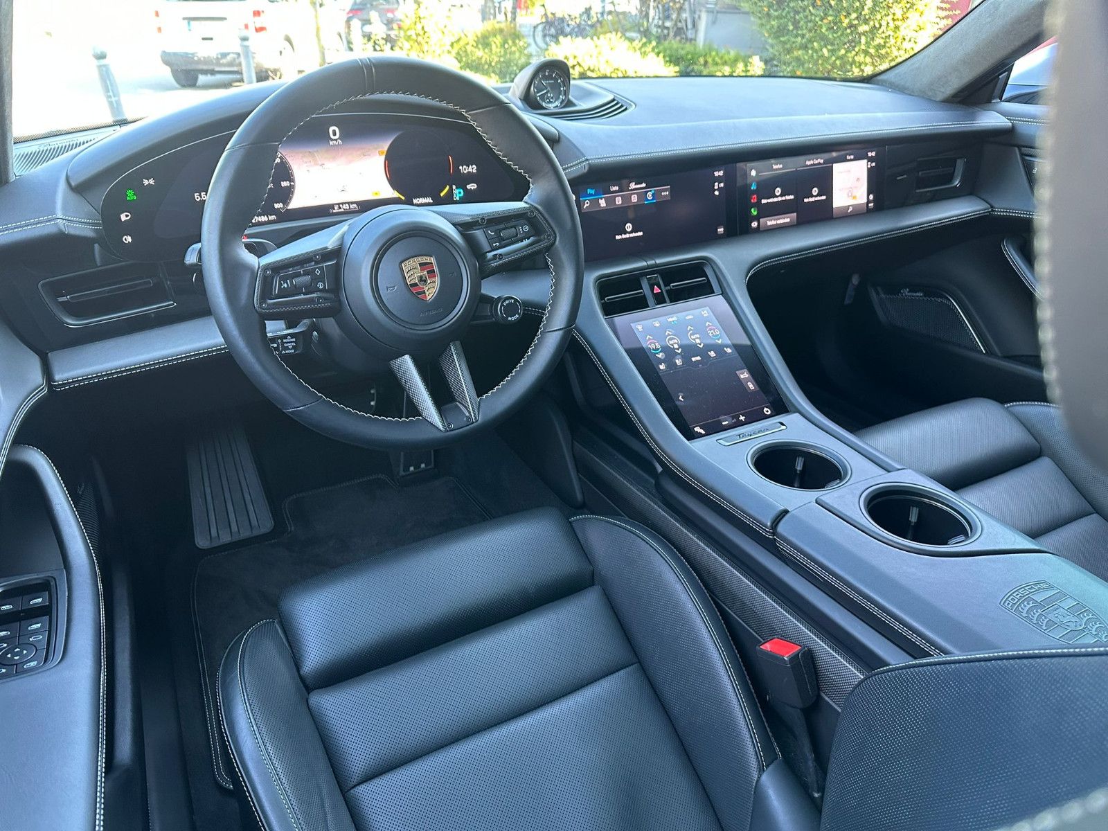 Fahrzeugabbildung Porsche Taycan Turbo *VOLL*KERAMIC*PANORAMA*