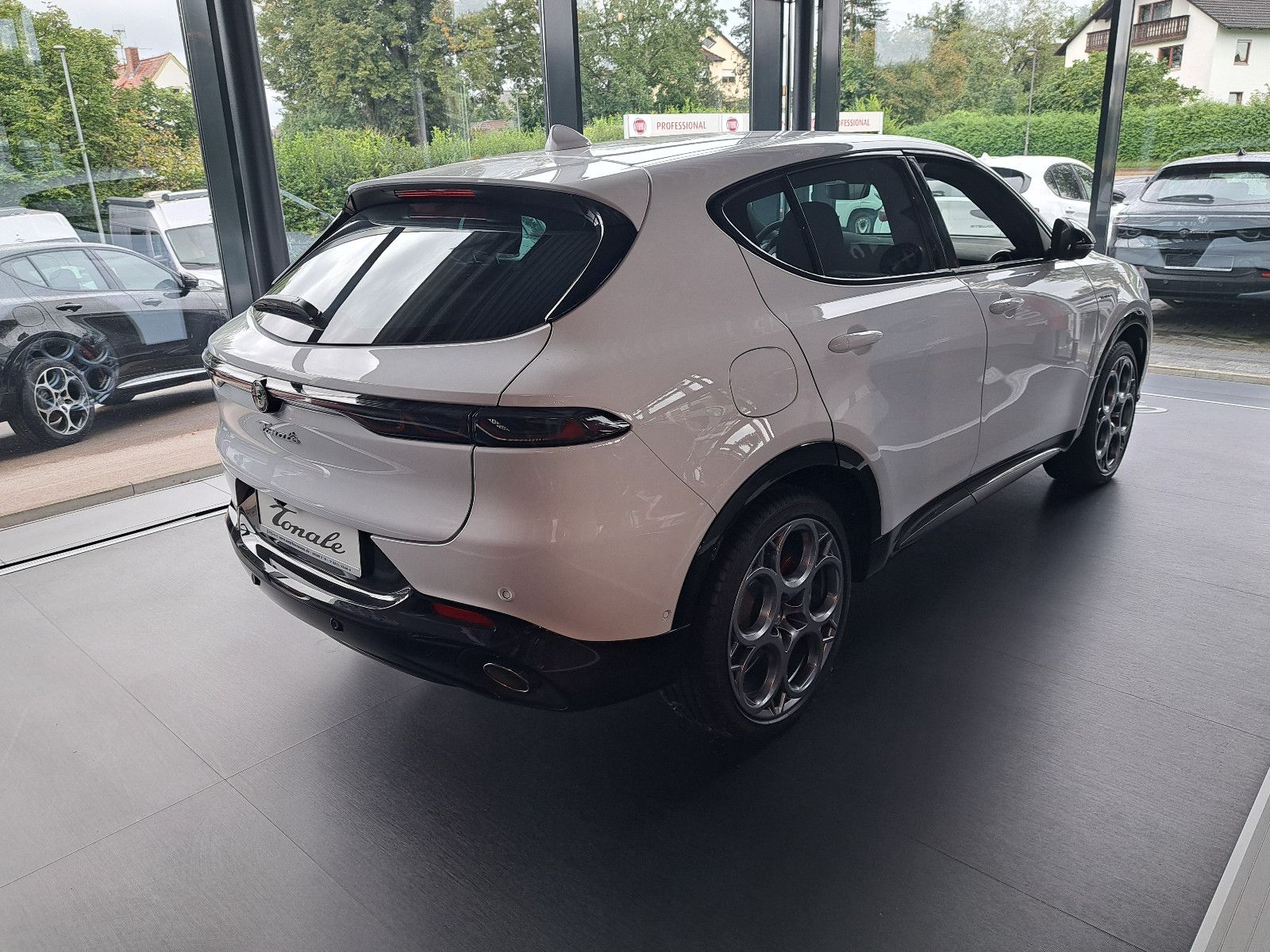 Fahrzeugabbildung Alfa Romeo Tonale Veloce Plug-In-Hybrid AWD