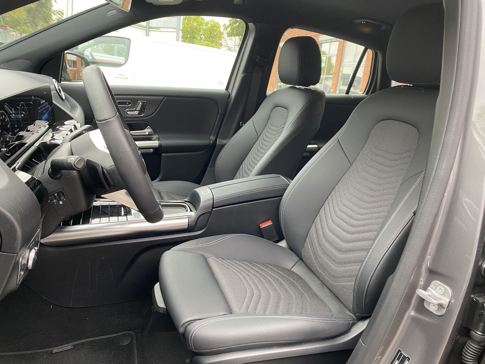 Fahrzeugabbildung Mercedes-Benz GLA 250 4M Progressive Advanced+/